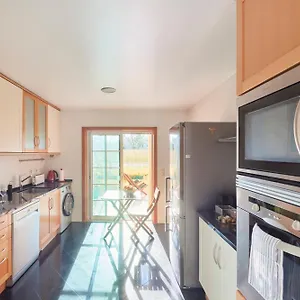  Apartamento Sunny At Carcavelos Beach, By Timecooler
